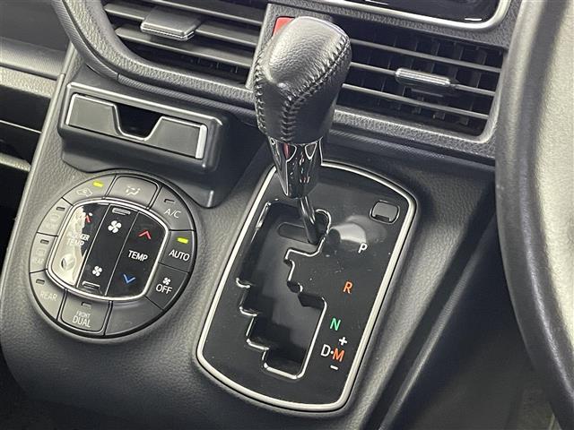 ヴォクシー ZS 純正10インチナビ フリップダウンモニター バックカメラ ビルトインETC 前後ドライブレコーダー セーフティセンス スマートキー 純正アルミホイール オートライト HIDライト 地デジフルセグ(27枚目)