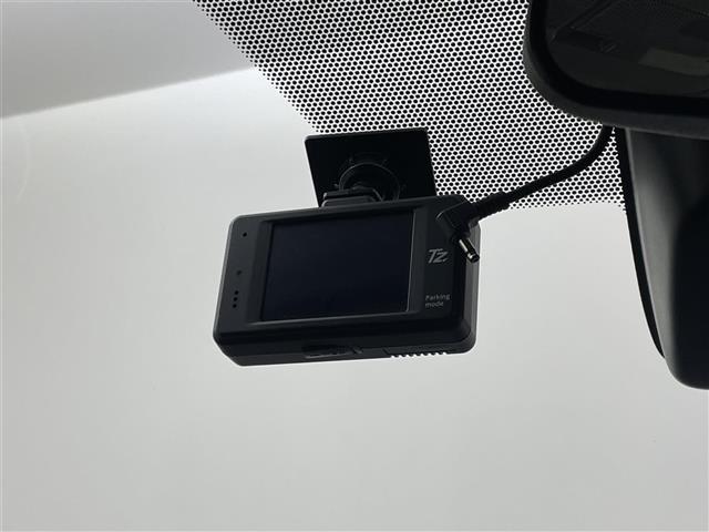 シエンタ ファンベースＧ　社外ナビ　パノラミックビューモニター　ビルトインＥＴＣ　ドライブレコーダー　セーフティセンス　クルーズコントロール　両側パワースライドドドア　社外アルミホイール　スマートキー　オートライト　地デジＴＶ（6枚目）