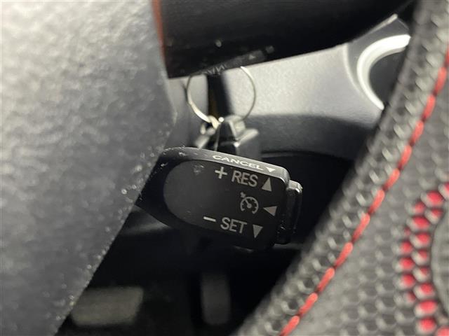 シエンタ ファンベースＧ　社外ナビ　パノラミックビューモニター　ビルトインＥＴＣ　ドライブレコーダー　セーフティセンス　クルーズコントロール　両側パワースライドドドア　社外アルミホイール　スマートキー　オートライト　地デジＴＶ（12枚目）