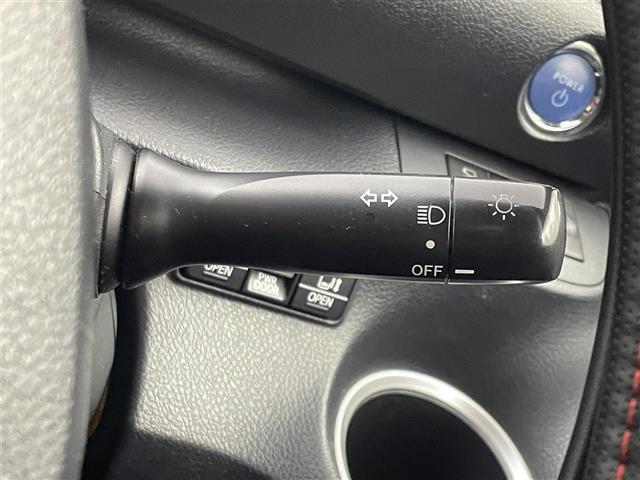 シエンタ ファンベースＧ　社外ナビ　パノラミックビューモニター　ビルトインＥＴＣ　ドライブレコーダー　セーフティセンス　クルーズコントロール　両側パワースライドドドア　社外アルミホイール　スマートキー　オートライト　地デジＴＶ（13枚目）