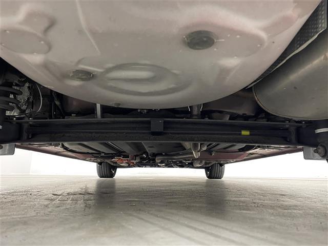 シエンタ ファンベースＧ　社外ナビ　パノラミックビューモニター　ビルトインＥＴＣ　ドライブレコーダー　セーフティセンス　クルーズコントロール　両側パワースライドドドア　社外アルミホイール　スマートキー　オートライト　地デジＴＶ（35枚目）