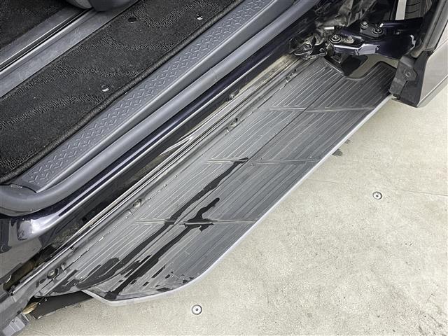 ヴォクシー S-Z 純正10.5インチナビ パノラミックビューモニター BSM DVD再生 ユニバーサルステップ ビルトインETC2.0 セーフティセンス レーダークルーズコントロール シートヒーター LEDライト TV(4枚目)