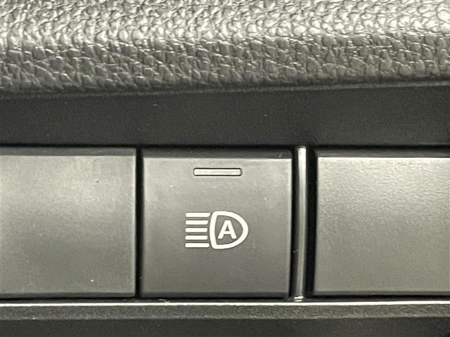 ヴォクシー S-Z 純正10.5インチナビ パノラミックビューモニター BSM DVD再生 ユニバーサルステップ ビルトインETC2.0 セーフティセンス レーダークルーズコントロール シートヒーター LEDライト TV(18枚目)