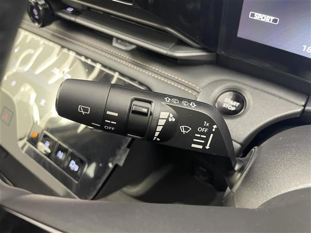 セレナ ｅ－パワー　ハイウェイスターＶ　純正１２．３型ナビ　地デジＴＶ　全方位　デジタルインナーミラー　エマージェンシーブレーキ　プロパイロット　レーンキープ　ＢＳＭ　ワイヤレス充電器　シートヒーター　ＬＥＤライト　ＥＴＣ２．０　純正ＡＷ（8枚目）