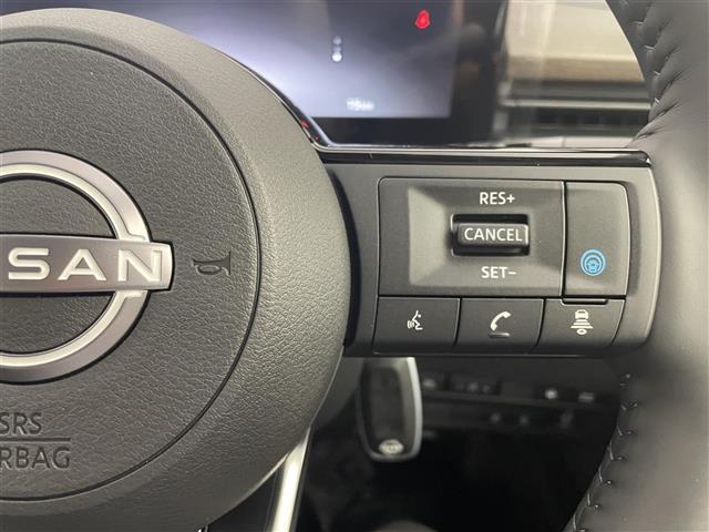 セレナ ｅ－パワー　ハイウェイスターＶ　純正１２．３型ナビ　地デジＴＶ　全方位　デジタルインナーミラー　エマージェンシーブレーキ　プロパイロット　レーンキープ　ＢＳＭ　ワイヤレス充電器　シートヒーター　ＬＥＤライト　ＥＴＣ２．０　純正ＡＷ（10枚目）