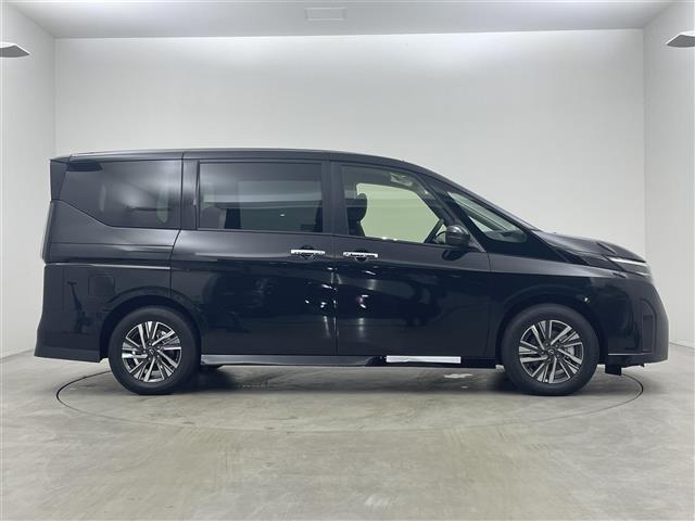 セレナ ｅ－パワー　ハイウェイスターＶ　純正１２．３型ナビ　地デジＴＶ　全方位　デジタルインナーミラー　エマージェンシーブレーキ　プロパイロット　レーンキープ　ＢＳＭ　ワイヤレス充電器　シートヒーター　ＬＥＤライト　ＥＴＣ２．０　純正ＡＷ（41枚目）