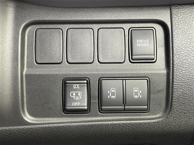 セレナ ｅ－パワー　ハイウェイスターＶ　プロパイロット　純正１０インチナビ　フリップダウンモニター　アラウンドビューモニター　ＢＳＩ　ビルトインＥＴＣ　ドライブレコーダー　レーダークルーズ　インテリジェントルームミラー　ＨＤＭＩ　ＬＥＤ（16枚目）