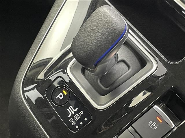 セレナ ｅ－パワー　ハイウェイスターＶ　プロパイロット　純正１０インチナビ　フリップダウンモニター　アラウンドビューモニター　ＢＳＩ　ビルトインＥＴＣ　ドライブレコーダー　レーダークルーズ　インテリジェントルームミラー　ＨＤＭＩ　ＬＥＤ（26枚目）