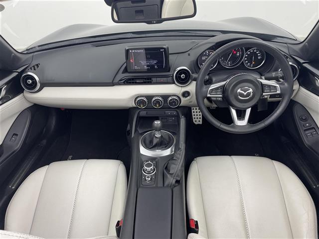 ロードスター Sレザーパッケージ ホワイトセレクション 純正ナビ バックカメラ ETC ドライブレコーダー 白レザー スマートシティーブレーキサポート クルーズコントロール シートヒーター 純正アルミホイール オートライト LEDヘッドライト 地デジTV(2枚目)