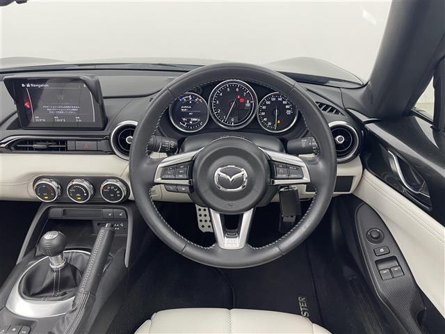 ロードスター Sレザーパッケージ ホワイトセレクション 純正ナビ バックカメラ ETC ドライブレコーダー 白レザー スマートシティーブレーキサポート クルーズコントロール シートヒーター 純正アルミホイール オートライト LEDヘッドライト 地デジTV(7枚目)