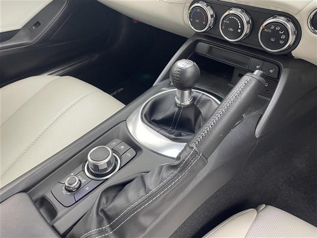 ロードスター Sレザーパッケージ ホワイトセレクション 純正ナビ バックカメラ ETC ドライブレコーダー 白レザー スマートシティーブレーキサポート クルーズコントロール シートヒーター 純正アルミホイール オートライト LEDヘッドライト 地デジTV(18枚目)