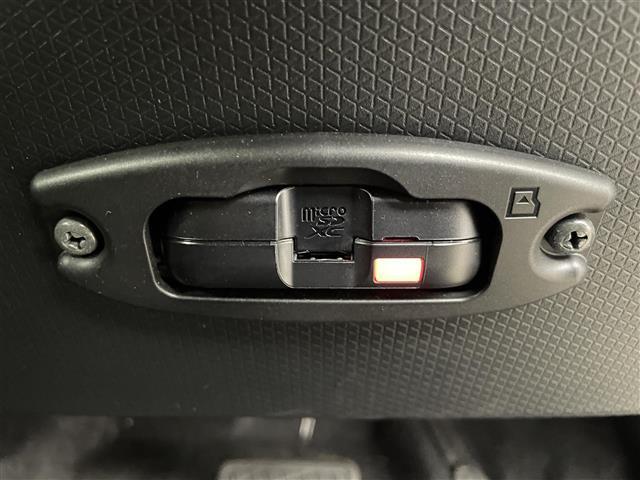 タント ファンクロス スマートアシスト 純正9インチディスプレイオーディオ パノラマモニター ビルトインETC2.0 ドライブレコーダー シートヒーター HDMI 純正アルミホイール プッシュスタート オートライト LED(19枚目)