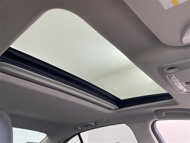 スカイライン GT タイプP ワンオーナー レザーシート 純正メモリナビ インテリジェントアラウンドビューモニター 前席パワーシート D席メモリ付きパワーシート 前席シートヒーター サンルーフ ドライブモードセレクト(4枚目)