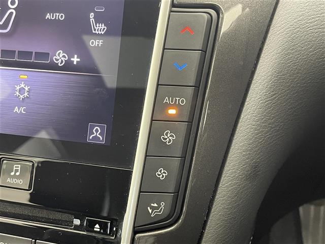 スカイライン GT タイプP ワンオーナー レザーシート 純正メモリナビ インテリジェントアラウンドビューモニター 前席パワーシート D席メモリ付きパワーシート 前席シートヒーター サンルーフ ドライブモードセレクト(9枚目)