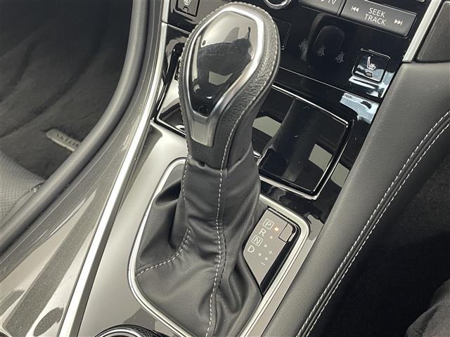 スカイライン GT タイプP ワンオーナー レザーシート 純正メモリナビ インテリジェントアラウンドビューモニター 前席パワーシート D席メモリ付きパワーシート 前席シートヒーター サンルーフ ドライブモードセレクト(11枚目)