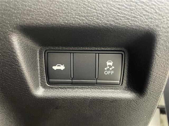 スカイライン GT タイプP ワンオーナー レザーシート 純正メモリナビ インテリジェントアラウンドビューモニター 前席パワーシート D席メモリ付きパワーシート 前席シートヒーター サンルーフ ドライブモードセレクト(20枚目)