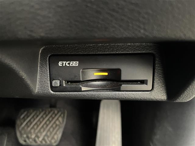 スカイライン GT タイプP ワンオーナー レザーシート 純正メモリナビ インテリジェントアラウンドビューモニター 前席パワーシート D席メモリ付きパワーシート 前席シートヒーター サンルーフ ドライブモードセレクト(21枚目)