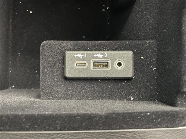 スカイライン GT タイプP ワンオーナー レザーシート 純正メモリナビ インテリジェントアラウンドビューモニター 前席パワーシート D席メモリ付きパワーシート 前席シートヒーター サンルーフ ドライブモードセレクト(22枚目)