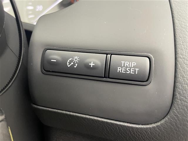 スカイライン GT タイプP ワンオーナー レザーシート 純正メモリナビ インテリジェントアラウンドビューモニター 前席パワーシート D席メモリ付きパワーシート 前席シートヒーター サンルーフ ドライブモードセレクト(25枚目)