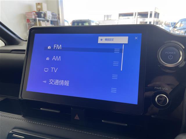 ノア ハイブリッドＳ－Ｚ　快適利便パッケージＨｉｇｈ　ユニバーサルステップ　フリップダウンモニター　純正１０．５型ディスプレイオーディオ　両側電動スライドドア　パワーバックドア　ドライブレコーダー　シートヒーター　ＥＴＣ２．０（7枚目）