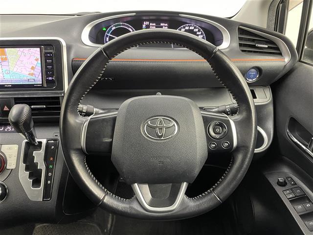 シエンタ ハイブリッドG 社外ナビ ビルトインETC 衝突軽減ブレーキ 両側パワースライドドア 純正フロアマット ステアリングスイッチ プッシュスタート スマートキー LEDヘッドライト Bluetooth CD 地デジTV(7枚目)