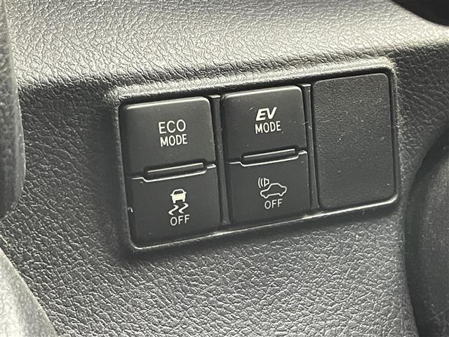 シエンタ ハイブリッドG 社外ナビ ビルトインETC 衝突軽減ブレーキ 両側パワースライドドア 純正フロアマット ステアリングスイッチ プッシュスタート スマートキー LEDヘッドライト Bluetooth CD 地デジTV(15枚目)