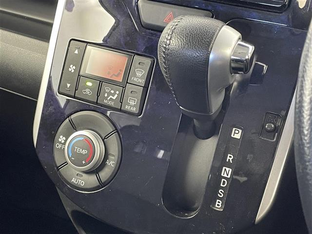 タント カスタムRS トップエディションSAIII 社外ナビ バックカメラ ETC スマートアシスト3 シートヒーター ステアリングスイッチ 両側パワースライドドア 純正アルミホイール プッシュスタート オートハイビーム LEDヘッドライト 地デジTV(22枚目)