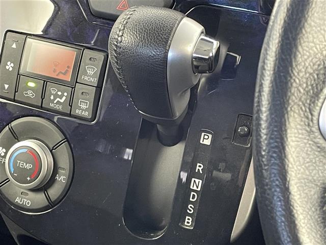 タント カスタムRS トップエディションSAIII 社外ナビ バックカメラ ETC スマートアシスト3 シートヒーター ステアリングスイッチ 両側パワースライドドア 純正アルミホイール プッシュスタート オートハイビーム LEDヘッドライト 地デジTV(23枚目)