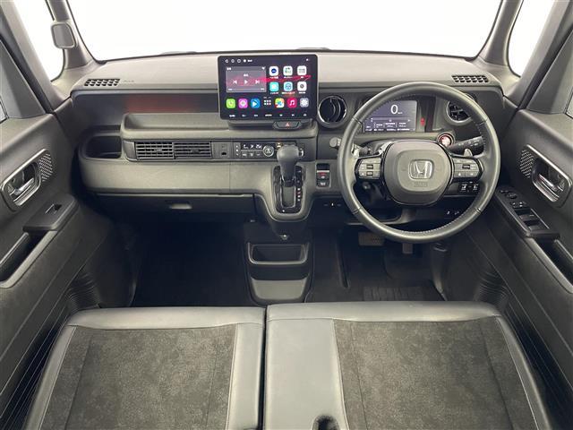 N-BOXカスタム ターボ ホンダセンシング 社外ディスプレイオーディオ バックカメラ アダプティブクルーズコントロール シートヒーター 純正アルミホイール プッシュスタート スマートキー オートライト LEDヘッドライト(2枚目)