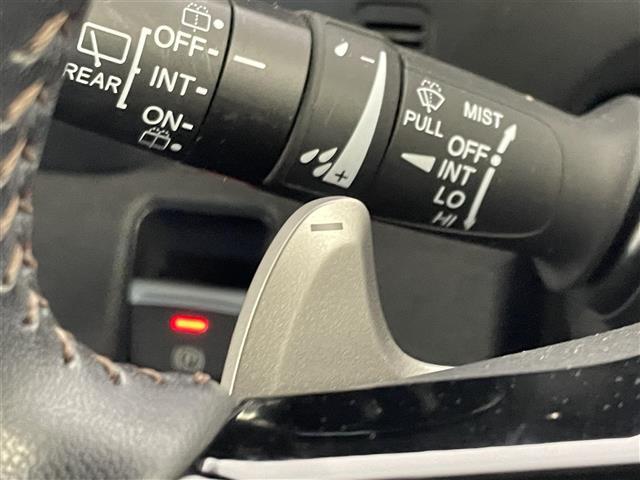 N-BOXカスタム ターボ ホンダセンシング 社外ディスプレイオーディオ バックカメラ アダプティブクルーズコントロール シートヒーター 純正アルミホイール プッシュスタート スマートキー オートライト LEDヘッドライト(9枚目)