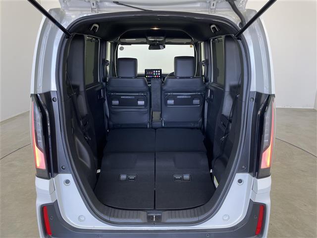 N-BOXカスタム ターボ ホンダセンシング 社外ディスプレイオーディオ バックカメラ アダプティブクルーズコントロール シートヒーター 純正アルミホイール プッシュスタート スマートキー オートライト LEDヘッドライト(21枚目)