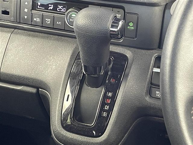 N-BOXカスタム ターボ ホンダセンシング 社外ディスプレイオーディオ バックカメラ アダプティブクルーズコントロール シートヒーター 純正アルミホイール プッシュスタート スマートキー オートライト LEDヘッドライト(24枚目)