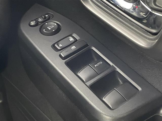 N-BOXカスタム ターボ ホンダセンシング 社外ディスプレイオーディオ バックカメラ アダプティブクルーズコントロール シートヒーター 純正アルミホイール プッシュスタート スマートキー オートライト LEDヘッドライト(31枚目)