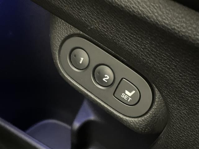 ヴェゼル ハイブリッドＺ・ホンダセンシング　社外８インチナビ　バックカメラ　ビルトインＥＴＣ　ドライブレコーダー　ホンダセンシング　アダプティブクルーズコントロール　シートヒーター　メモリシート　ＨＤＭＩ　純正アルミ　オートライト　ＬＥＤ　ＴＶ（7枚目）