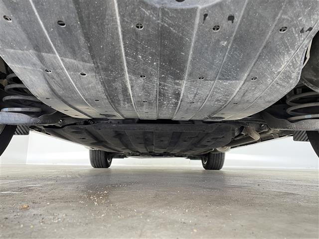 ヴェゼル ハイブリッドＺ・ホンダセンシング　社外８インチナビ　バックカメラ　ビルトインＥＴＣ　ドライブレコーダー　ホンダセンシング　アダプティブクルーズコントロール　シートヒーター　メモリシート　ＨＤＭＩ　純正アルミ　オートライト　ＬＥＤ　ＴＶ（35枚目）