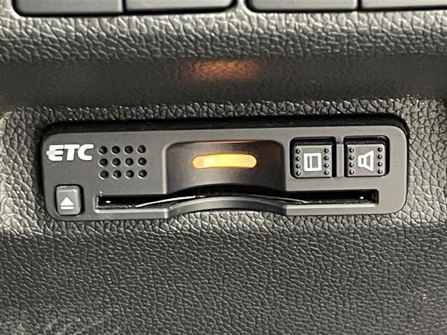 フリードハイブリッド ハイブリッド・EX 純正9インチナビ バックカメラ ビルトインETC ドライブレコーダー ホンダセンシング アダプティブクルーズコントロール シートヒーター HDMI 純正アルミホイール オートライト LEDヘッドライト(15枚目)