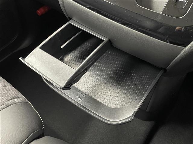 デリカミニ T プレミアム 届出済未使用車 マイパイロット 純正9インチディスプレイオーディオ マルチアラウンドモニター レーダークルーズ デジタルルームーミラー シートヒーター ステアリングヒーター オートハイビーム LED(26枚目)