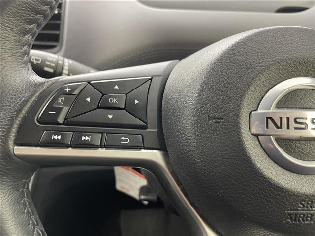 セレナ ハイウェイスター　Ｖ　プロパイロット　社外９インチナビ　フリップダウンモニター　アラウンドビューモニター　ＢＳＩ　ＥＴＣ　前後ドライブレコーダー　レーダークルーズコントロール　ＨＤＭＩ　純正アルミホイール　オートライト（12枚目）