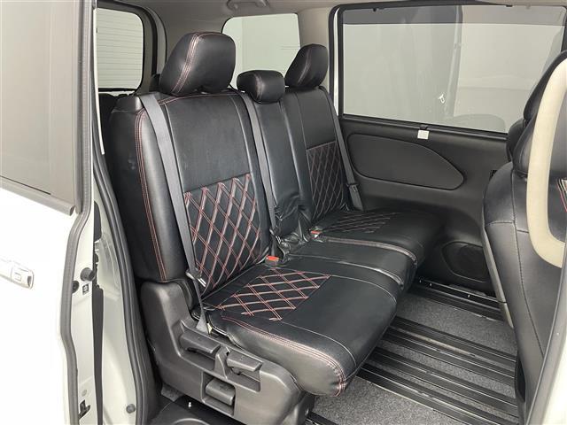 セレナ ハイウェイスター　Ｖ　プロパイロット　社外９インチナビ　フリップダウンモニター　アラウンドビューモニター　ＢＳＩ　ＥＴＣ　前後ドライブレコーダー　レーダークルーズコントロール　ＨＤＭＩ　純正アルミホイール　オートライト（18枚目）