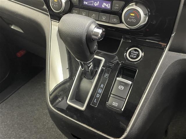 セレナ ハイウェイスター　Ｖ　プロパイロット　社外９インチナビ　フリップダウンモニター　アラウンドビューモニター　ＢＳＩ　ＥＴＣ　前後ドライブレコーダー　レーダークルーズコントロール　ＨＤＭＩ　純正アルミホイール　オートライト（25枚目）