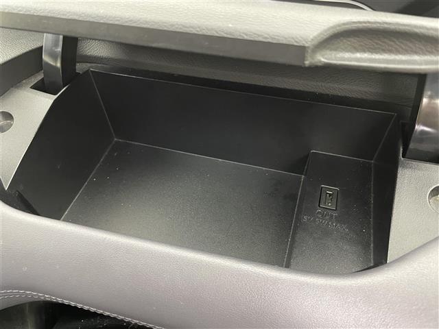 セレナ ハイウェイスター　Ｖ　プロパイロット　社外９インチナビ　フリップダウンモニター　アラウンドビューモニター　ＢＳＩ　ＥＴＣ　前後ドライブレコーダー　レーダークルーズコントロール　ＨＤＭＩ　純正アルミホイール　オートライト（28枚目）