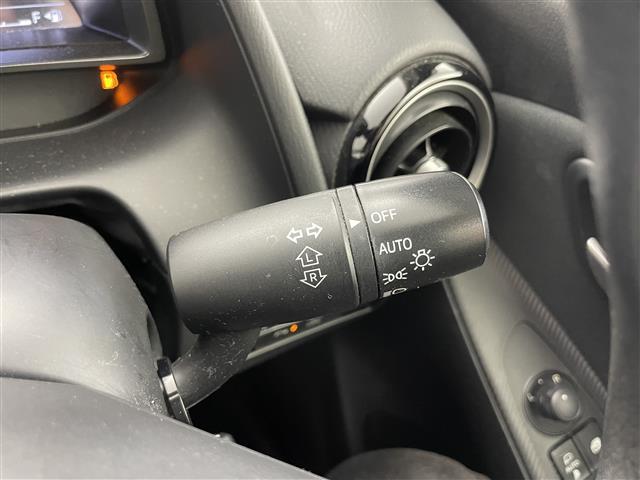 デミオ 13S 純正ナビ 360度ビューモニター BSM ETC 前後ドライブレコーダー スマートシティブレーキサポート ミラー一体型ドラレコ シートヒーター オートライト LEDヘッドライト 地デジフルセグ(15枚目)