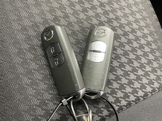 デミオ 13S 純正ナビ 360度ビューモニター BSM ETC 前後ドライブレコーダー スマートシティブレーキサポート ミラー一体型ドラレコ シートヒーター オートライト LEDヘッドライト 地デジフルセグ(26枚目)