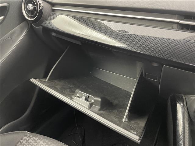 デミオ 13S 純正ナビ 360度ビューモニター BSM ETC 前後ドライブレコーダー スマートシティブレーキサポート ミラー一体型ドラレコ シートヒーター オートライト LEDヘッドライト 地デジフルセグ(27枚目)