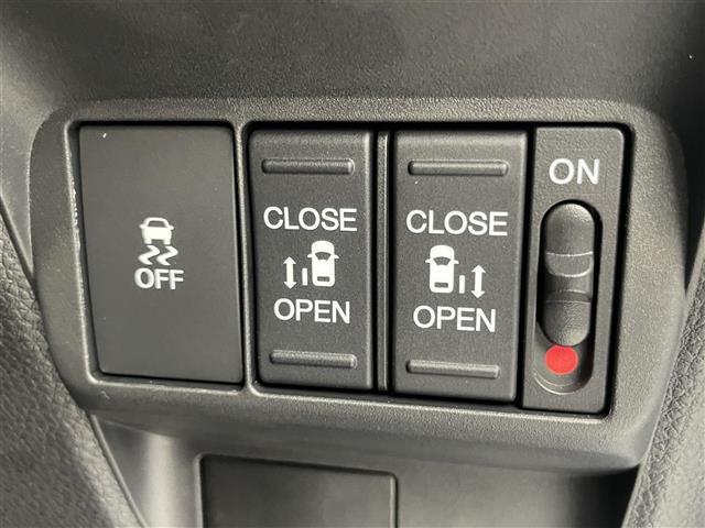 フリード ｅ：ＨＥＶエアー　ＥＸ　登録済未使用車　純正９インチナビ　Ｂカメラ　ＢＳＭ　ホンダセンシング　アダクティブクルーズコントロール　シートヒーター　純正アルミホイール　オートハイビーム　ＬＥＤヘッドライト　地デジＴＶ（13枚目）