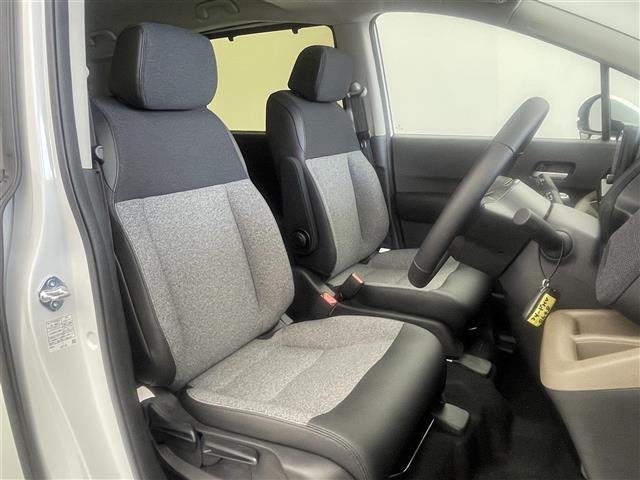 フリード ｅ：ＨＥＶエアー　ＥＸ　登録済未使用車　純正９インチナビ　Ｂカメラ　ＢＳＭ　ホンダセンシング　アダクティブクルーズコントロール　シートヒーター　純正アルミホイール　オートハイビーム　ＬＥＤヘッドライト　地デジＴＶ（14枚目）