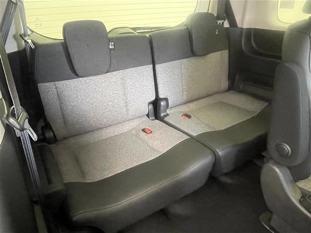 フリード ｅ：ＨＥＶエアー　ＥＸ　登録済未使用車　純正９インチナビ　Ｂカメラ　ＢＳＭ　ホンダセンシング　アダクティブクルーズコントロール　シートヒーター　純正アルミホイール　オートハイビーム　ＬＥＤヘッドライト　地デジＴＶ（16枚目）