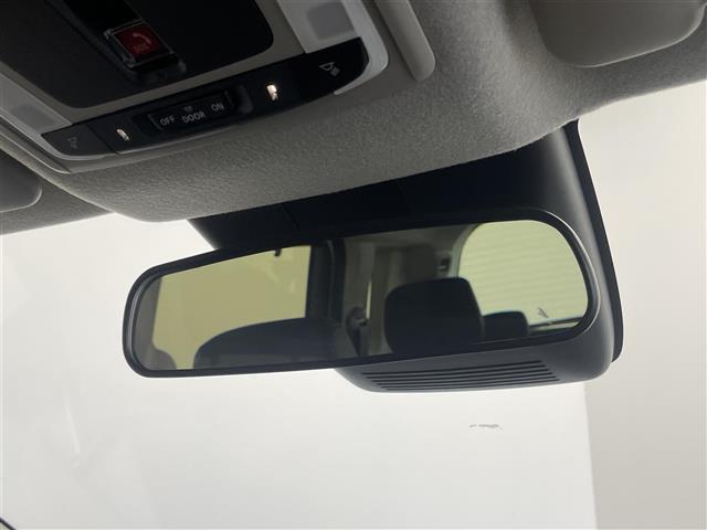 フリード ｅ：ＨＥＶエアー　ＥＸ　登録済未使用車　純正９インチナビ　Ｂカメラ　ＢＳＭ　ホンダセンシング　アダクティブクルーズコントロール　シートヒーター　純正アルミホイール　オートハイビーム　ＬＥＤヘッドライト　地デジＴＶ（20枚目）