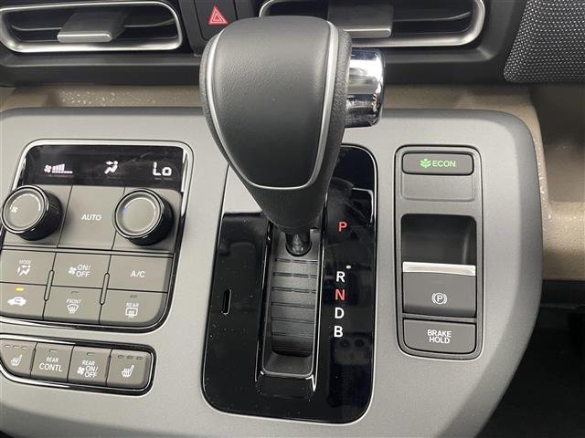 フリード ｅ：ＨＥＶエアー　ＥＸ　登録済未使用車　純正９インチナビ　Ｂカメラ　ＢＳＭ　ホンダセンシング　アダクティブクルーズコントロール　シートヒーター　純正アルミホイール　オートハイビーム　ＬＥＤヘッドライト　地デジＴＶ（21枚目）