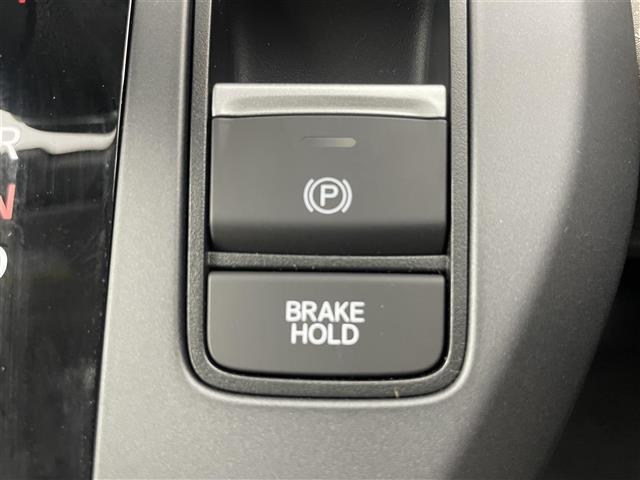 フリード ｅ：ＨＥＶエアー　ＥＸ　登録済未使用車　純正９インチナビ　Ｂカメラ　ＢＳＭ　ホンダセンシング　アダクティブクルーズコントロール　シートヒーター　純正アルミホイール　オートハイビーム　ＬＥＤヘッドライト　地デジＴＶ（22枚目）